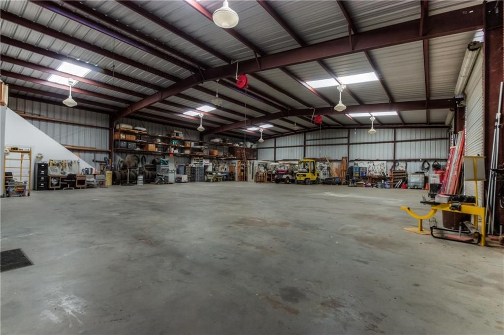 8200 N Interstate 45 Service Rd, Palmer, TX 75152
